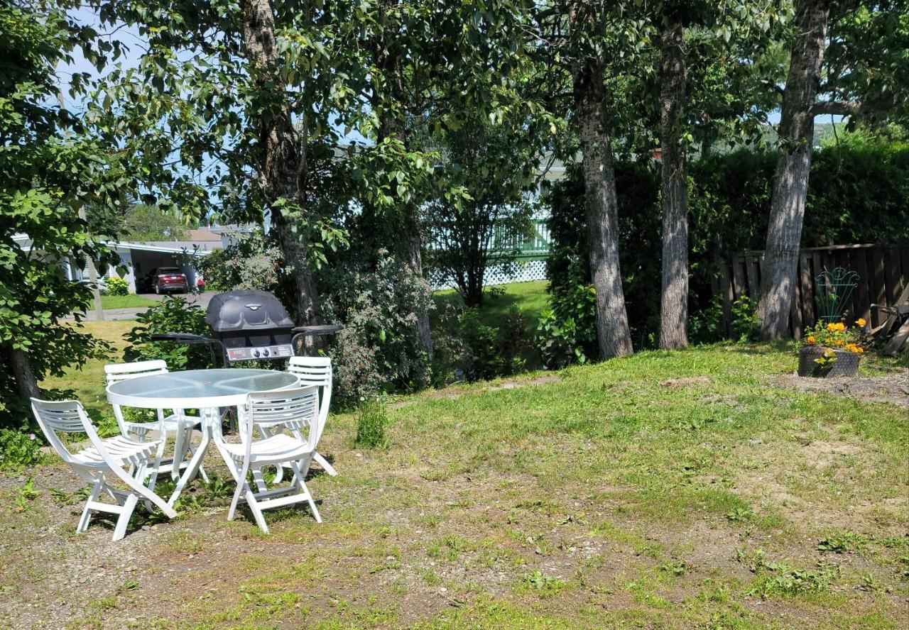 Quiet Cozy Apartment Next To Highway Wifi+Netflix Edmundston Exteriör bild