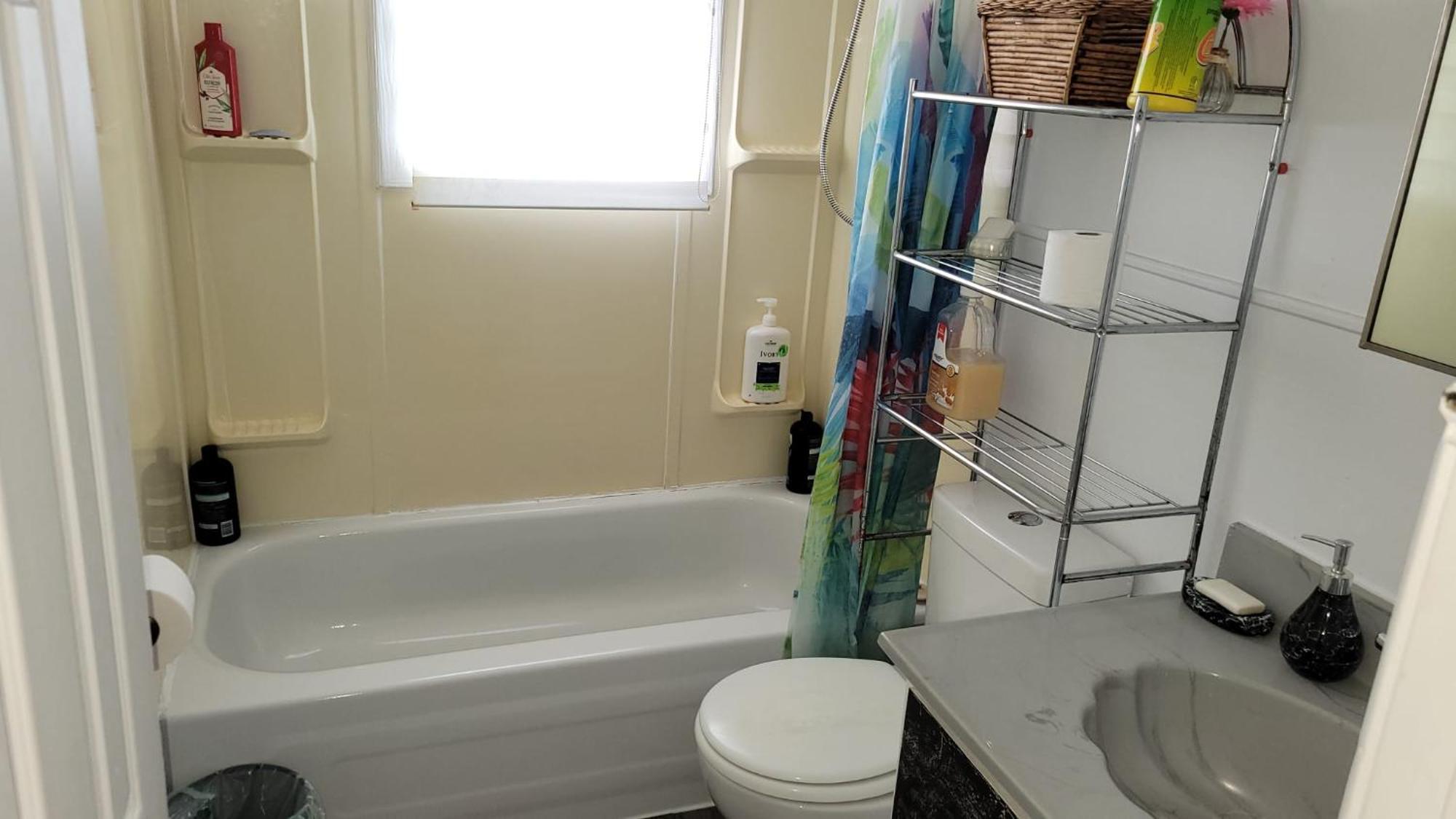 Quiet Cozy Apartment Next To Highway Wifi+Netflix Edmundston Exteriör bild