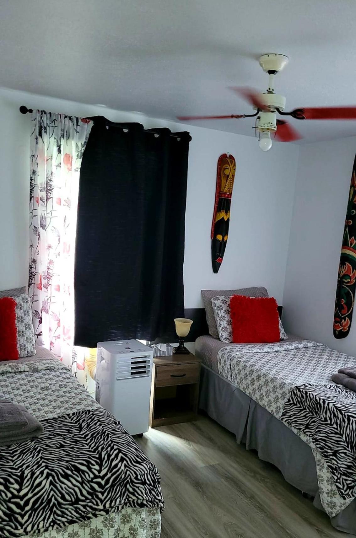 Quiet Cozy Apartment Next To Highway Wifi+Netflix Edmundston Exteriör bild